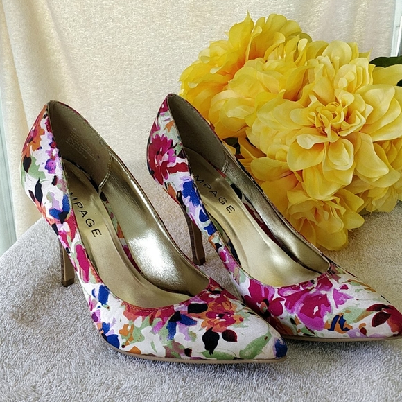Rampage Shoes - Floral Pointed Toe Pumps